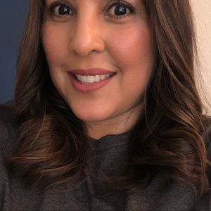 Meet your Posher, Lina